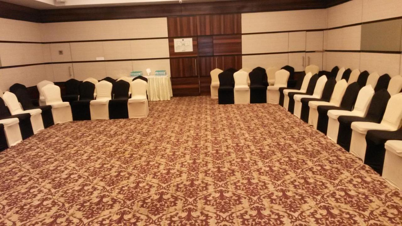 מומביי The Sahil Hotel מראה חיצוני תמונה