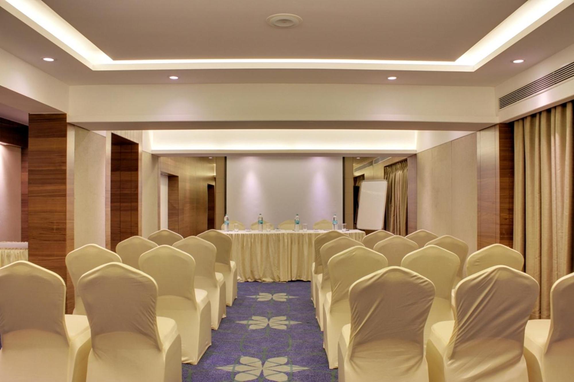 מומביי The Sahil Hotel מראה חיצוני תמונה