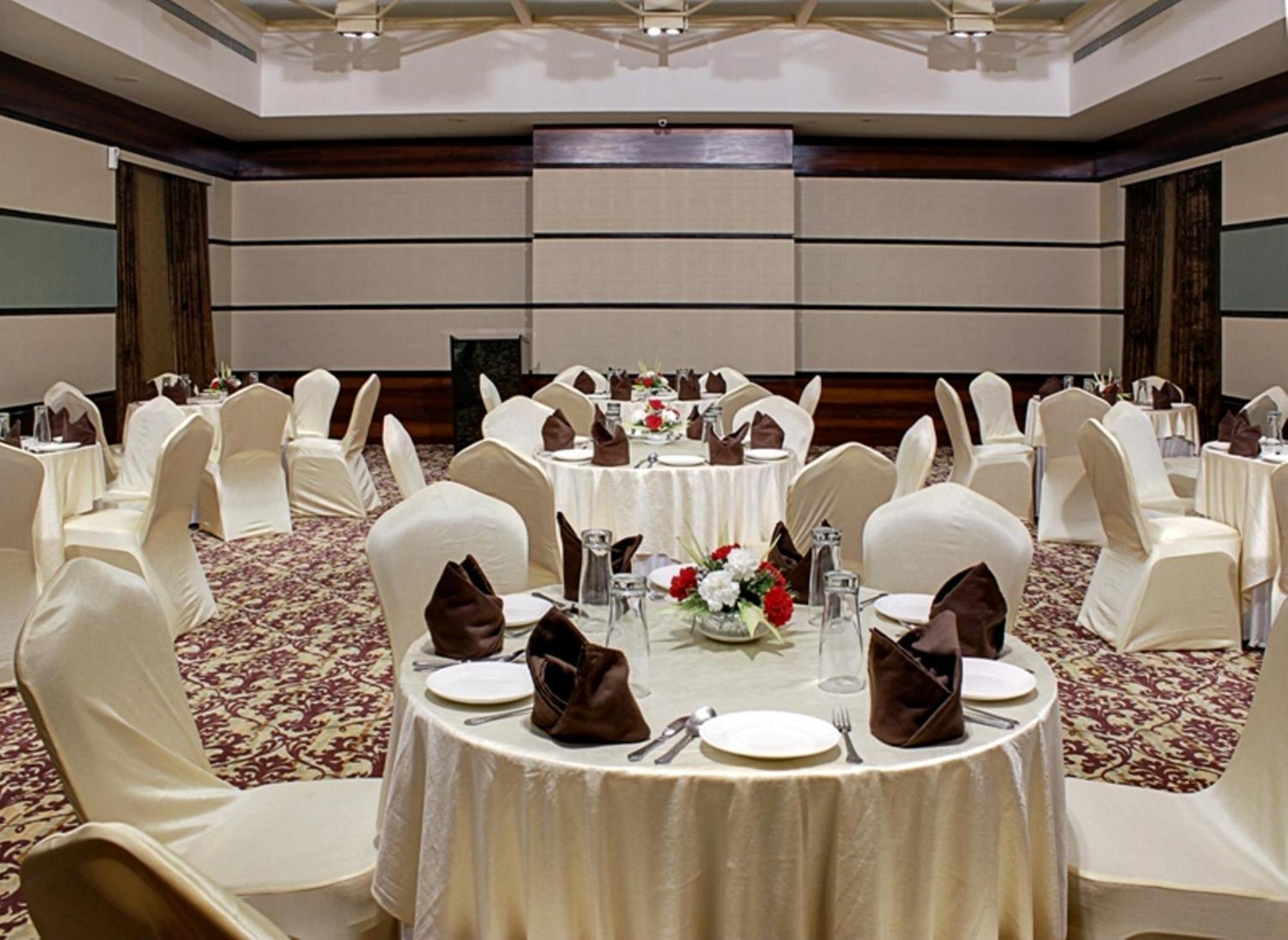 מומביי The Sahil Hotel מראה חיצוני תמונה