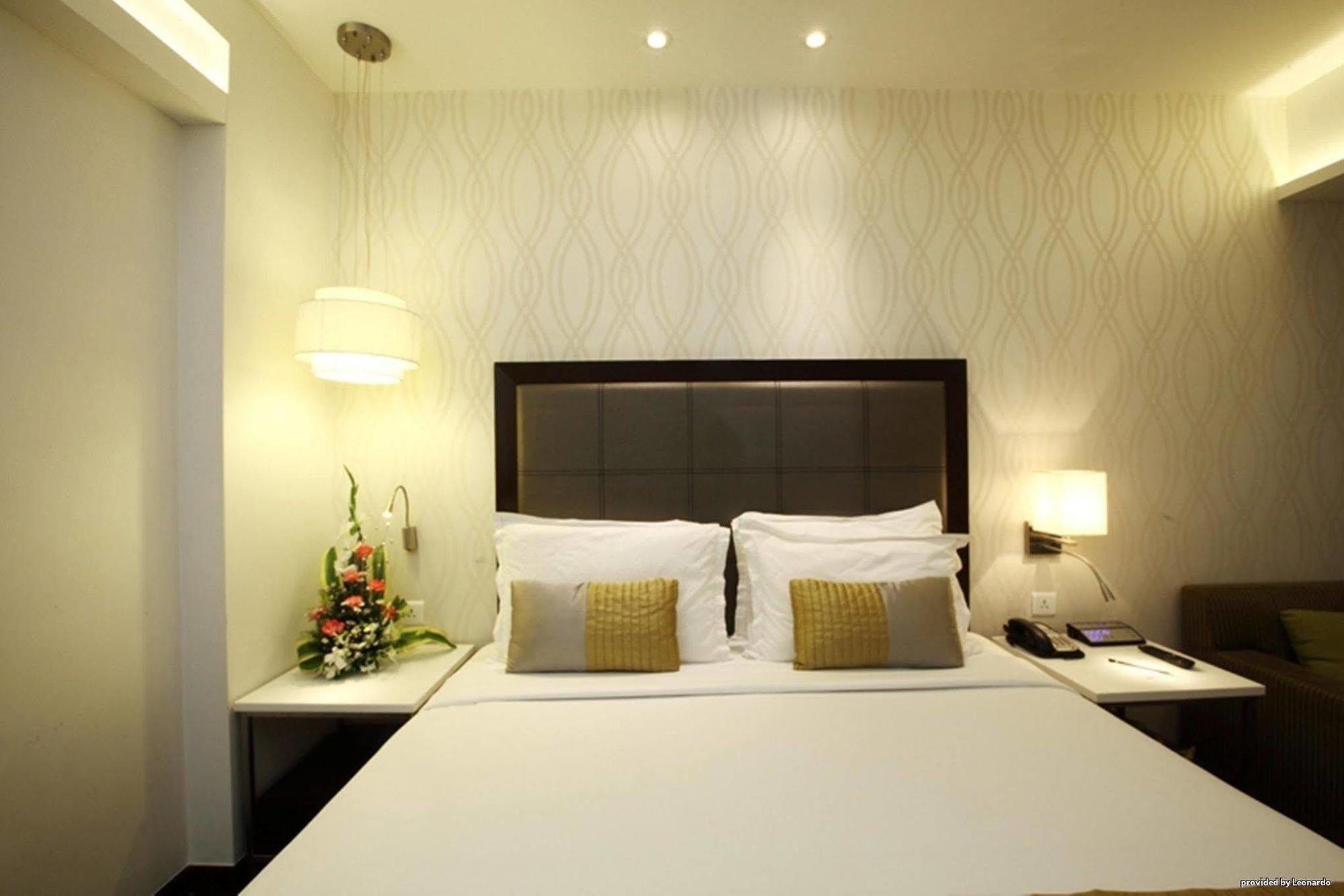 מומביי The Sahil Hotel מראה חיצוני תמונה